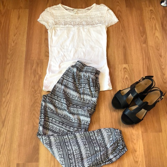 H&M Tops - 🔴SALES🔴 H&M | white lace top Sz XS